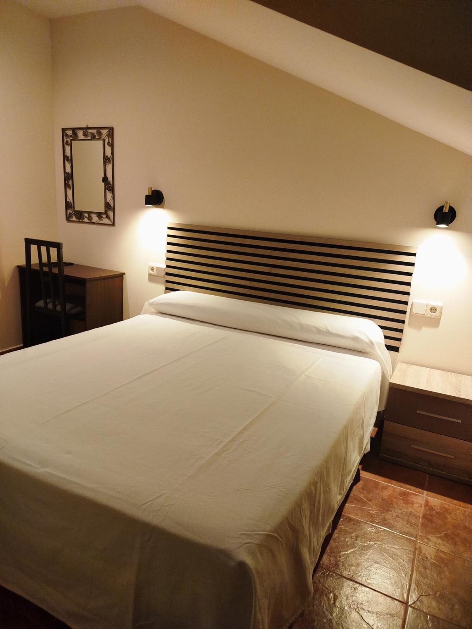 Hostal San Martin Сан-Мартин-де-ла-Вега Экстерьер фото